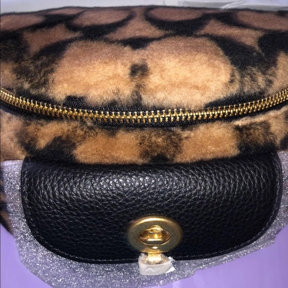 Coach x JLO Chain Belt Bag in Signature Shearling - Picture 7 of 8